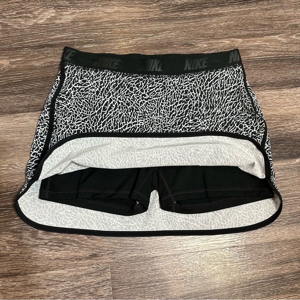 Nike Golf Black and White Skirt - Picture 3 of 6